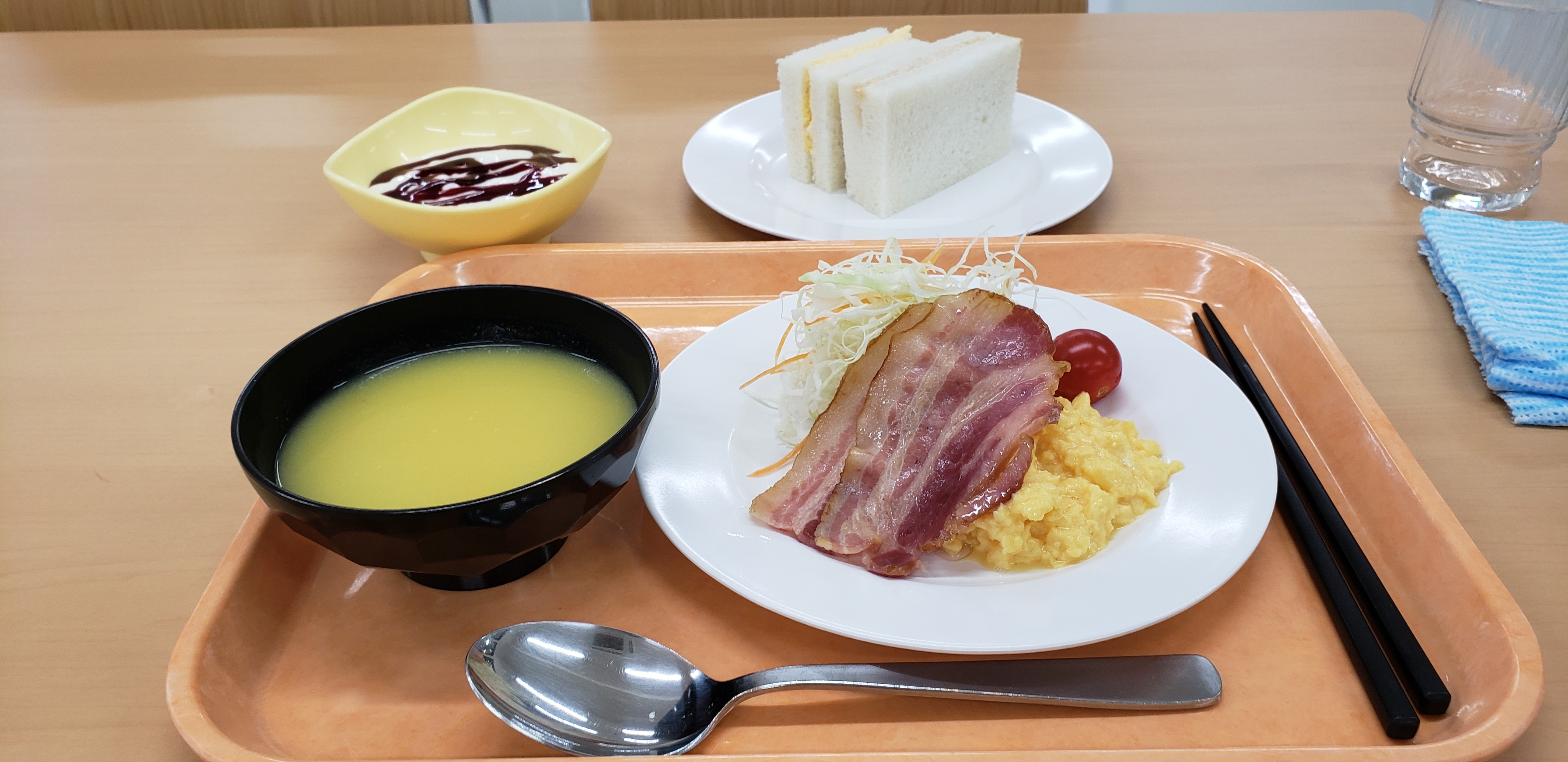 教習所の食堂の定食は美味しくて早い者勝ちですよ！